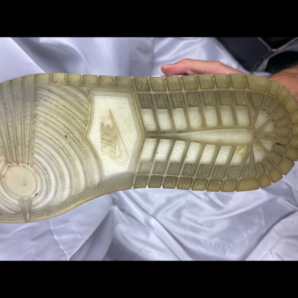 Jordan Retro 1 HIGH “Carmine” size 10.5 - Picture 16 of 16